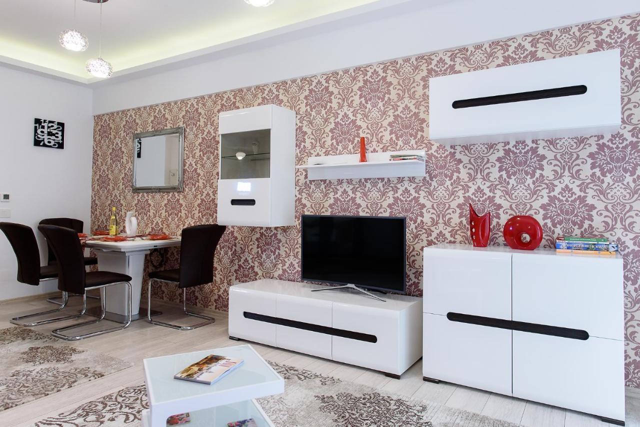 Carla'S Apartment, Airport & Train Station Shuttle Iasi Exterior photo