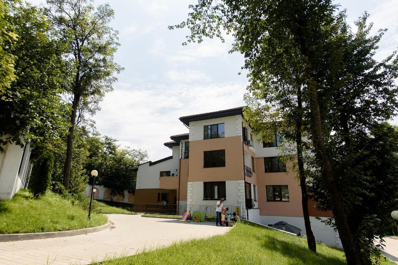 Carla'S Apartment, Airport & Train Station Shuttle Iasi Exterior photo